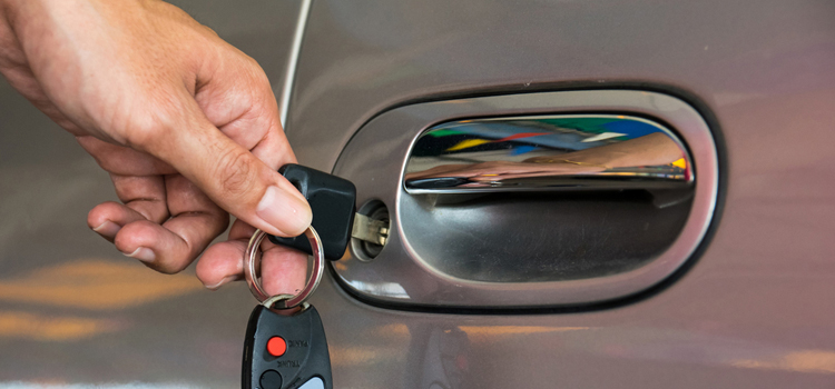 Car door lock repair in Compton